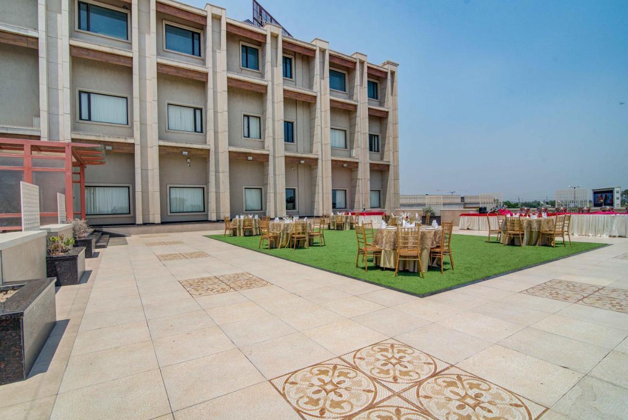 Hotel Home In By Amrik Sukhdev Sonipat Ngoại thất bức ảnh