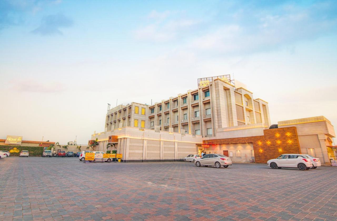 Hotel Home In By Amrik Sukhdev Sonipat Ngoại thất bức ảnh