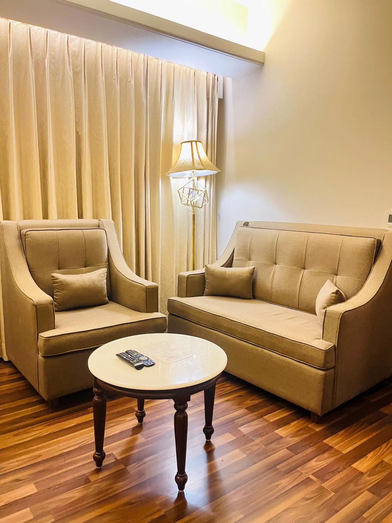 Hotel Home In By Amrik Sukhdev Sonipat Ngoại thất bức ảnh