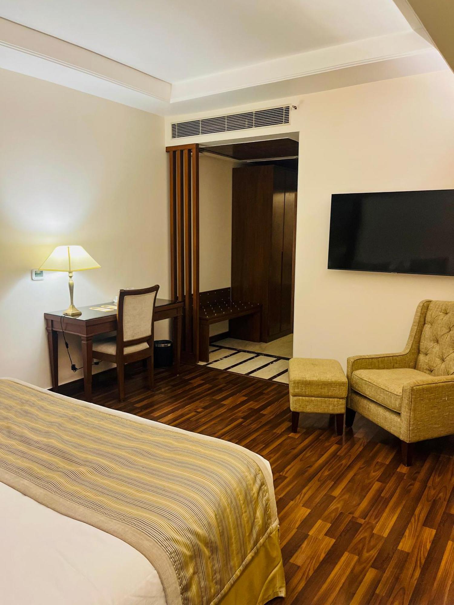 Hotel Home In By Amrik Sukhdev Sonipat Ngoại thất bức ảnh